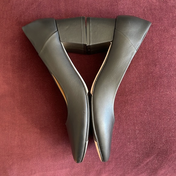 NWOB Nisolo Fiorela Black Block Heels
Size 8.5 - Picture 3 of 8